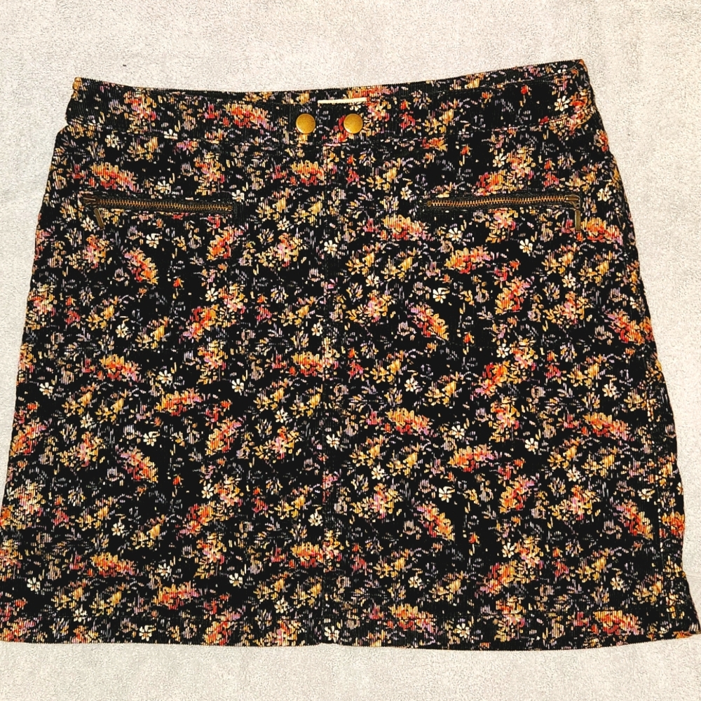 Mossimo Supply Co. ™ Floral Corduroy Skirt | Zipper Pockets | Size: 6 |